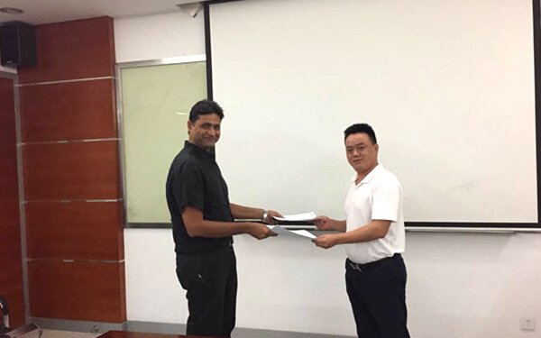 Sharad and Mr. Song Hand in Hand to Discuss Development Plans of India Market
